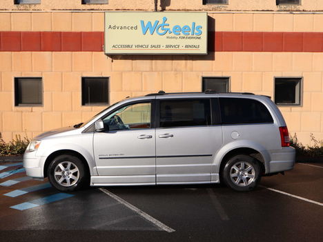 Used Wheelchair Van For Sale: 2009 Chrysler Town & Country Touring Wheelchair Accessible Van For Sale with a BraunAbility Chrysler Entervan II on it. VIN: 2A8HR54169R617116