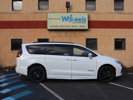 New Wheelchair Van For Sale: 2022 Chrysler Pacifica Touring Wheelchair Accessible Van For Sale with a BraunAbility Chrysler Foldout on it. VIN: 2C4RC1BGXNR211766