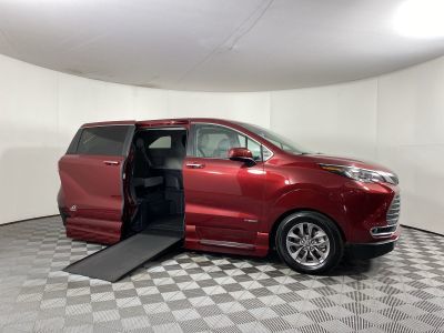 Used Wheelchair Van For Sale: 2021 Toyota Sienna XLE Wheelchair Accessible Van For Sale with a VMI Northstar on it. VIN: 5TDYSKFCXMS027087