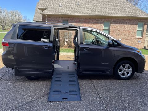 New Wheelchair Van For Sale: 2019 Toyota Sienna  Wheelchair Accessible Van For Sale with a BraunAbility - Toyota Rampvan XL on it. VIN: 5TDKZ3DC1KS002666