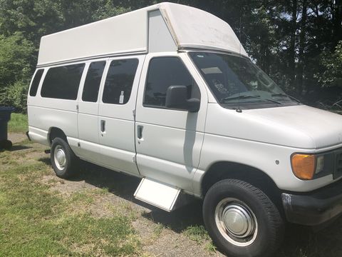 Used Wheelchair Van For Sale: 2005 Ford E-350  Wheelchair Accessible Van For Sale with a  on it. VIN: IFTSS34L15HB26160