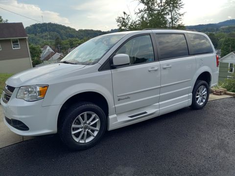Used Wheelchair Van For Sale: 2015 Dodge Caravan SXT Wheelchair Accessible Van For Sale with a BraunAbility - Dodge CompanionVan Plus XT on it. VIN: 2C4RDGCG6FR745668