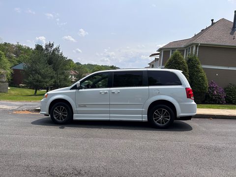 Used Wheelchair Van For Sale: 2017 Dodge Caravan SXT Wheelchair Accessible Van For Sale with a BraunAbility - Chrysler CompanionVan Plus on it. VIN: 2c4rdgcgxhr790308