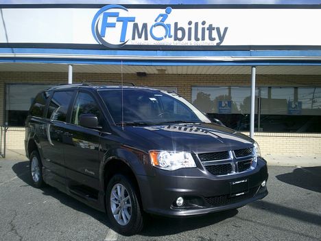 Used Wheelchair Van For Sale: 2019 Dodge Grand Caravan SXT Wheelchair Accessible Van For Sale with a BraunAbility Dodge Entervan XT on it. VIN: 2C4RDGCG6KR753747