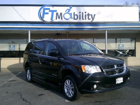 Used Wheelchair Van For Sale: 2019 Dodge Grand Caravan SXT Wheelchair Accessible Van For Sale with a BraunAbility Dodge Entervan XT on it. VIN: 2C4RDGCG9KR789559