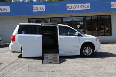 New Wheelchair Van For Sale: 2019 Dodge Grand Caravan SXT Wheelchair Accessible Van For Sale with a  on it. VIN: 2C4RDGCG4KR774659