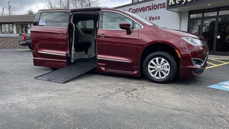 Used Wheelchair Van For Sale: 2018 Chrysler Pacifica Touring Wheelchair Accessible Van For Sale with a BraunAbility Chrysler Infloor on it. VIN: 2C4RC1BG9JR212577