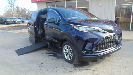 New Wheelchair Van For Sale: 2023 Toyota Sienna SE Wheelchair Accessible Van For Sale with a  on it. VIN: 5TDDSKFC1PS086984