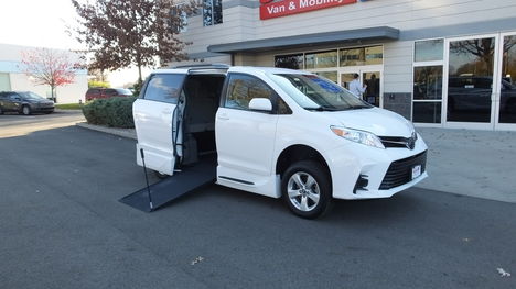 Used Wheelchair Van For Sale: 2020 Toyota Sienna LE Wheelchair Accessible Van For Sale with a  on it. VIN: 5TDKZ3DC0LS023896