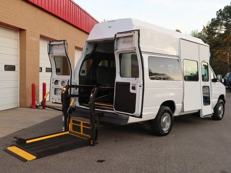 Used Wheelchair Van For Sale: 2006 Ford Econoline S Wheelchair Accessible Van For Sale with a  on it. VIN: 1FTSS34L06HB40911