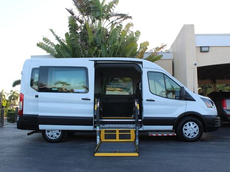Used Wheelchair Van For Sale: 2022 Ford Transit 350 XLT Wheelchair Accessible Van For Sale with a Braun on it. VIN: 1FDAX2C89NKA06948