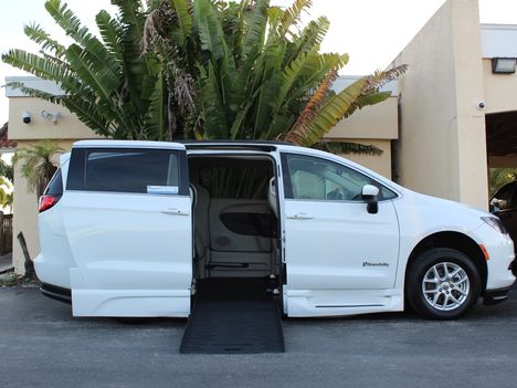 Used Wheelchair Van For Sale: 2021 Chrysler Voyager LXi Wheelchair Accessible Van For Sale with a Braun Foldout XT on it. VIN: 2C4RC1DGXMR558140