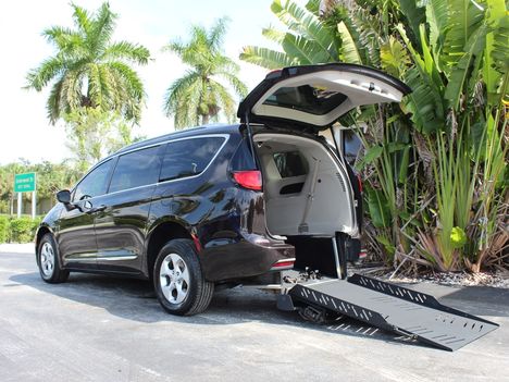 Used Wheelchair Van For Sale: 2018 Chrysler Pacifica Touring L Wheelchair Accessible Van For Sale with a VMI Rear Entry on it. VIN: 2C4RC1L71JR248391