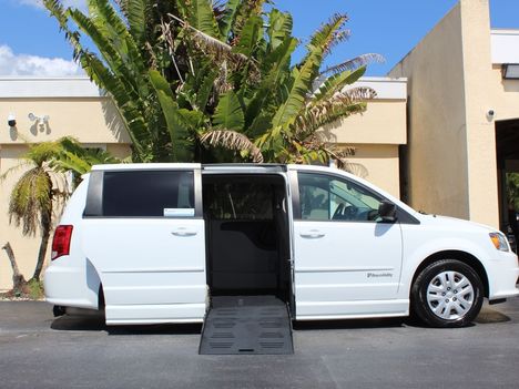 Used Wheelchair Van For Sale: 2014 Dodge Grand Caravan SE Wheelchair Accessible Van For Sale with a Braun Entervan on it. VIN: 2C4RDGBG4ER187447