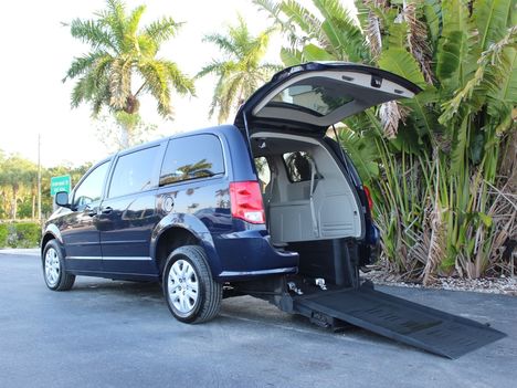 Used Wheelchair Van For Sale: 2014 Dodge Grand Caravan SE Wheelchair Accessible Van For Sale with a Braun Rear Entry on it. VIN: 2C4RDGBGXER140407