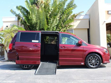 Used Wheelchair Van For Sale: 2017 Dodge Grand Caravan GT Wheelchair Accessible Van For Sale with a VMI on it. VIN: 2C4RDGEG6HR546149