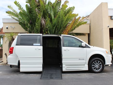 Used Wheelchair Van For Sale: 2011 Dodge Grand Caravan R/T Wheelchair Accessible Van For Sale with a Braun Entervan on it. VIN: 2D4RN7DG3BR765756