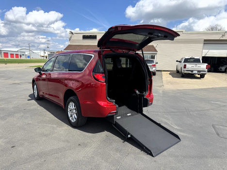 Used Wheelchair Van For Sale: 2025 Chrysler Pacifica Select 4dr Mini Van Wheelchair Accessible Van For Sale with a  on it. VIN: 2C4RC1BGXSR544688