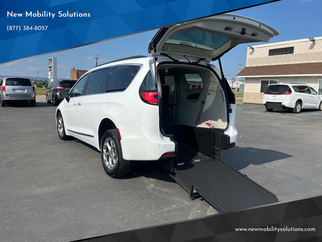 Used Wheelchair Van For Sale: 2023 Chrysler Pacifica Limited 4dr Mini Van Wheelchair Accessible Van For Sale with a  on it. VIN: 2C4RC1GG1PR620038