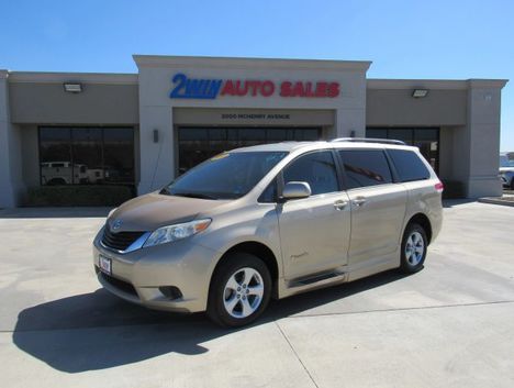 Used Wheelchair Van For Sale: 2013 Toyota Sienna LE Minivan 4D Wheelchair Accessible Van For Sale with a  on it. VIN: 5TDKK3DC6DS339003