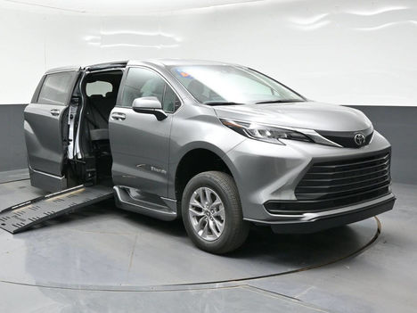 New Wheelchair Van For Sale: 2026 Toyota Sienna LE 8 Passenger 4dr Mini Van Wheelchair Accessible Van For Sale with a  on it. VIN: 5TDKRKEC3TS295982