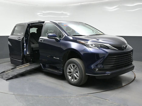 New Wheelchair Van For Sale: 2026 Toyota Sienna XLE 7 Passenger 4dr Mini Van Wheelchair Accessible Van For Sale with a  on it. VIN: 5TDYRKEC1TS300512