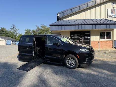 New Wheelchair Van For Sale: 2026 Chrysler Pacifica Select Wheelchair Accessible Van For Sale with a  on it. VIN: 2C4RC1BGXTR158306