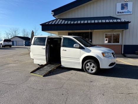 Used Wheelchair Van For Sale: 2011 Dodge Grand Caravan Mainstreet Wheelchair Accessible Van For Sale with a  on it. VIN: 2D4RN3DG0BR788596