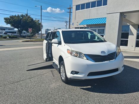 Used Wheelchair Van For Sale: 2014 Toyota Sienna XLE Wheelchair Accessible Van For Sale with a  on it. VIN: 5TDYK3DC1ES407770
