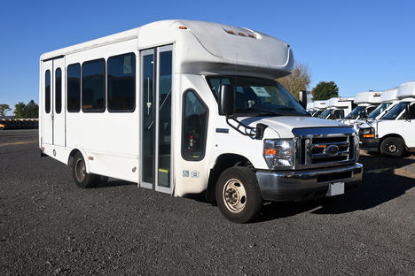 Used Wheelchair Van For Sale: 2017 Ford Starcraft  Wheelchair Accessible Van For Sale with a  on it. VIN: 1FDEE3FS4HDC46292