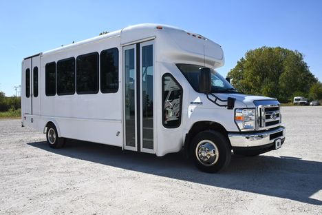 Used Wheelchair Van For Sale: 2017 Ford Starcraft  Wheelchair Accessible Van For Sale with a  on it. VIN: 1FDFE4FS6HDC46305