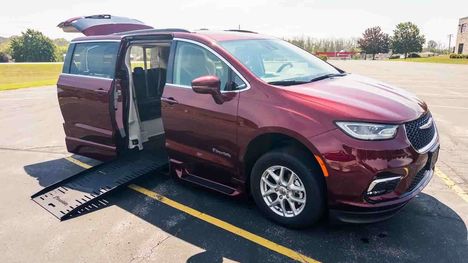 Used Wheelchair Van For Sale: 2022 Chrysler Pacifica Touring L Wheelchair Accessible Van For Sale with a BraunAbility Chrysler Foldout XT on it. VIN: 2C4RC1BG1NR159654