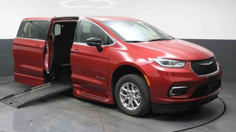 Used Wheelchair Van For Sale: 2025 Chrysler Pacifica Select Wheelchair Accessible Van For Sale with a BraunAbility Chrysler Foldout XT on it. VIN: 2C4RC1BG4SR546713