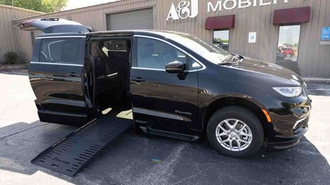 Used Wheelchair Van For Sale: 2025 Chrysler Pacifica Select Wheelchair Accessible Van For Sale with a BraunAbility Chrysler Foldout XT on it. VIN: 2C4RC1BG4SR548056