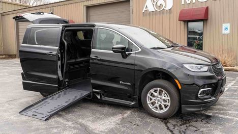 Used Wheelchair Van For Sale: 2025 Chrysler Pacifica Select Wheelchair Accessible Van For Sale with a BraunAbility Chrysler Foldout XT on it. VIN: 2C4RC1BG5SR526602