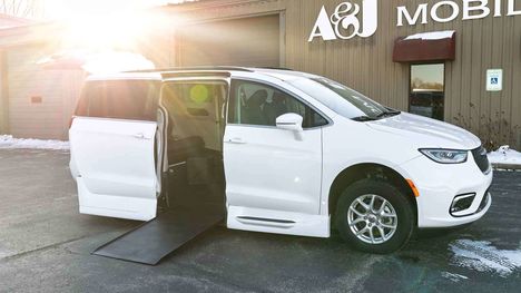 Used Wheelchair Van For Sale: 2022 Chrysler Pacifica Touring L Wheelchair Accessible Van For Sale with a VMI Chrysler Northstar on it. VIN: 2C4RC1BG7NR160680