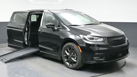 New Wheelchair Van For Sale: 2026 Chrysler Pacifica Select Wheelchair Accessible Van For Sale with a BraunAbility Chrysler Foldout on it. VIN: 2C4RC1BG7TR206442