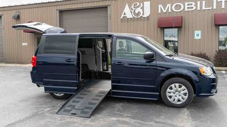 Used Wheelchair Van For Sale: 2016 Dodge Grand Caravan SE Wheelchair Accessible Van For Sale with a BraunAbility Dodge CompanionVan on it. VIN: 2C4RDGBG7GR262788