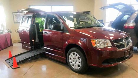 Used Wheelchair Van For Sale: 2019 Dodge Grand Caravan SE Wheelchair Accessible Van For Sale with a BraunAbility Dodge Entervan II on it. VIN: 2C7WDGBG2KR777924