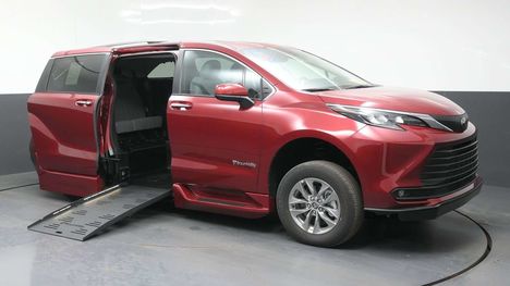 New Wheelchair Van For Sale: 2026 Toyota Sienna XLE Wheelchair Accessible Van For Sale with a BraunAbility Toyota Rampvan XT on it. VIN: 5TDYRKEC7TS324118
