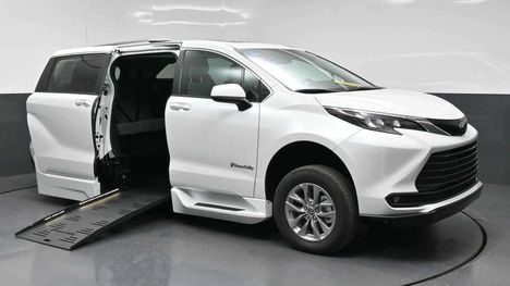 New Wheelchair Van For Sale: 2026 Toyota Sienna XLE Base Wheelchair Accessible Van For Sale with a BraunAbility Toyota Rampvan XT on it. VIN: 5TDYRKEC8TS322684