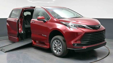 New Wheelchair Van For Sale: 2026 Toyota Sienna XLE Base Wheelchair Accessible Van For Sale with a BraunAbility Toyota Rampvan XT on it. VIN: 5TDYRKECXTS330642