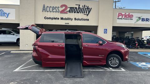Used Wheelchair Van For Sale: 2024 Toyota Sienna XLE Wheelchair Accessible Van For Sale with a BraunAbility - Toyota Rampvan Xi on it. VIN: 5TDYRKEC5RS187690