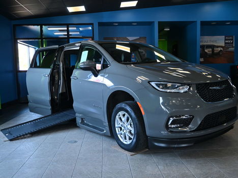Used Wheelchair Van For Sale: 2023 Chrysler Pacifica Touring L Wheelchair Accessible Van For Sale with a BraunAbility Chrysler Infloor on it. VIN: 2C4RC1BG8PR596425