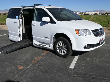 Used Wheelchair Van For Sale: 2019 Dodge Grand Caravan SXT Wheelchair Accessible Van For Sale with a BraunAbility Dodge Entervan XT on it. VIN: 2C4RDGCG3KR676996