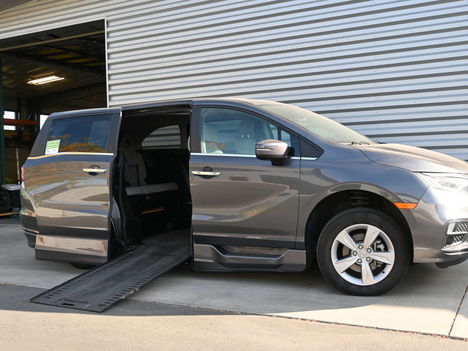 Used Wheelchair Van For Sale: 2019 Honda Odyssey Touring Wheelchair Accessible Van For Sale with a BraunAbility Honda Power Infloor on it. VIN: 5FNRL6H77KB083045