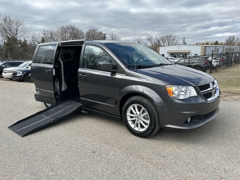 Used Wheelchair Van For Sale: 2018 Dodge Caravan SXT Wheelchair Accessible Van For Sale with a  on it. VIN: 2C4RDGCG4JR238583