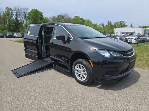 Used Wheelchair Van For Sale: 2021 Chrysler Voyager LXi 4dr Mini Van Wheelchair Accessible Van For Sale with a  on it. VIN: 2C4RC1DG9MR565046