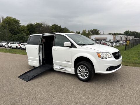 Used Wheelchair Van For Sale: 2019 Dodge Caravan SXT Wheelchair Accessible Van For Sale with a BraunAbility - Dodge CompanionVan on it. VIN: 2C4RDGCG4KR753097