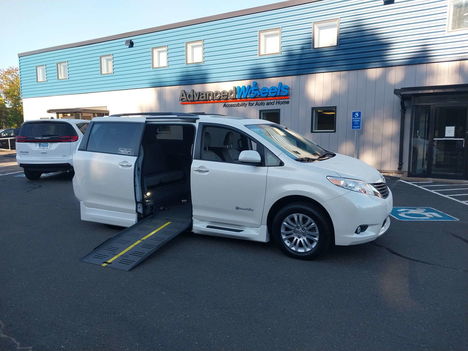Used Wheelchair Van For Sale: 2016 Toyota Sienna XLE Premium Wheelchair Accessible Van For Sale with a BraunAbility Toyota Rampvan XT on it. VIN: 5TDYK3DC1GS762537